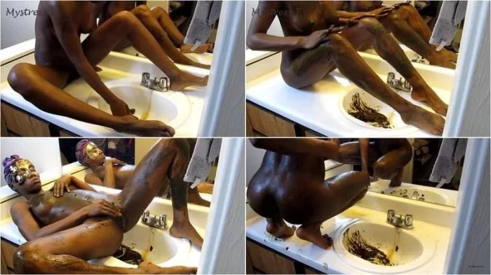 ScatLilSecret - MONKEY CONFUSED WITH A TOILET BOWL [FullHD 1080p / 520 MB]