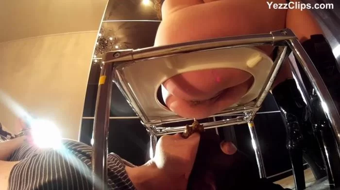 Princess Mia and toilet slave - Miranda Grace Scat Domination [FullHD 1080p / 2.02 GB]