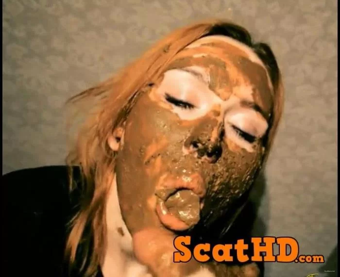 KassianeArquetti - MegaSuck Shit Stick Poop Videos [FullHD 1080p / 456 MB]