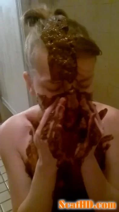 Julia Dream - Shit On Head Or Total Scat Mess [HD 720p / 126 MB]