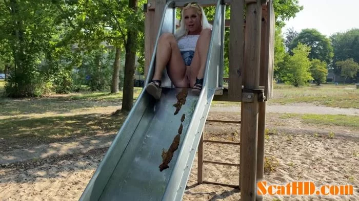 Devil Sophie - Perverse shit slide - only me dirty slide [UltraHD 4K / 330 MB]