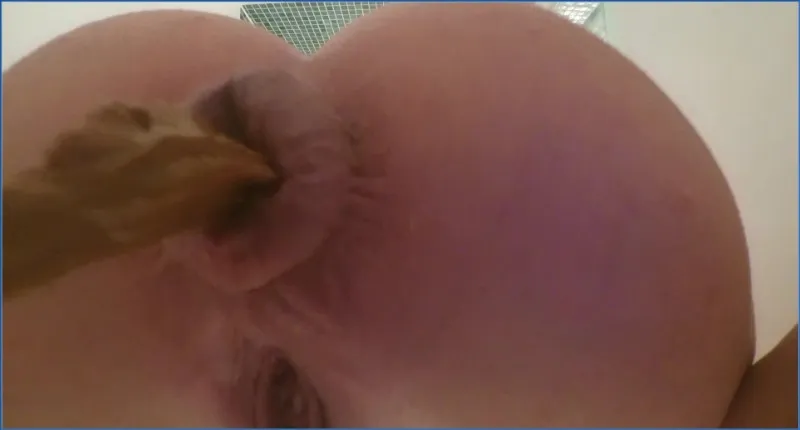 Sarah Brown's HotDirtyIvone - Smoothie Shit - scat porn video at ScatSlave.net