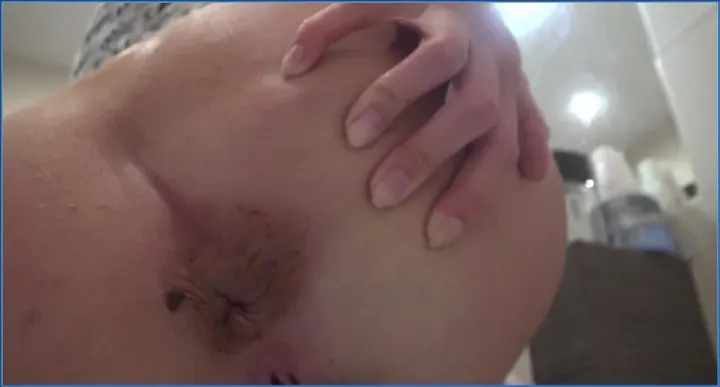 Sarah - Lick My Shit from the Anus, Scat Fetish - scat porn video at ScatSlave.net