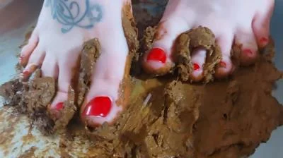 Fetish: (Solo) - Smeared shit on your feet, lick it up slave [HD 720p] (Latex, Domina)