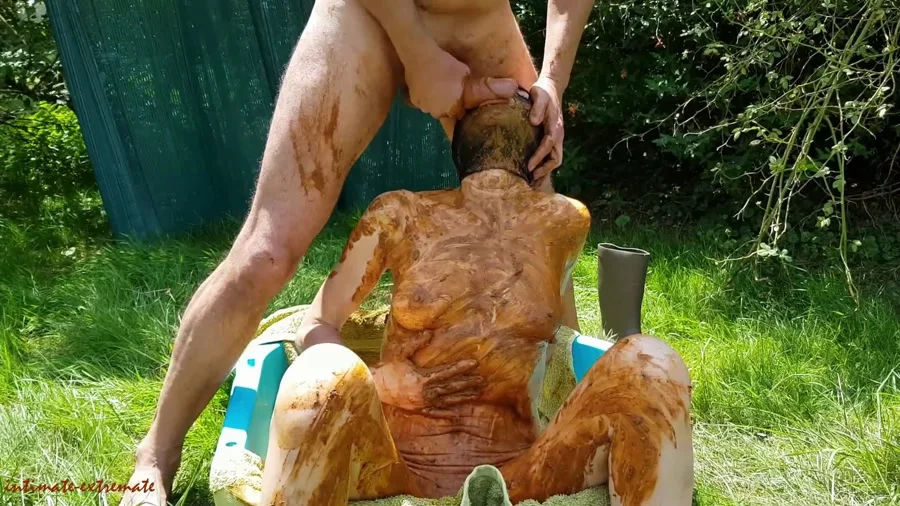 Outdoor Scat: (Smearing) - Amateurs hot scat session in the pool [FullHD 1080p] (915 MB)