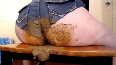 EfroLesbians: (Daisy) - Dukes Dump Dinner [HD 720p] (Diarrhea, Pooping Jeans)