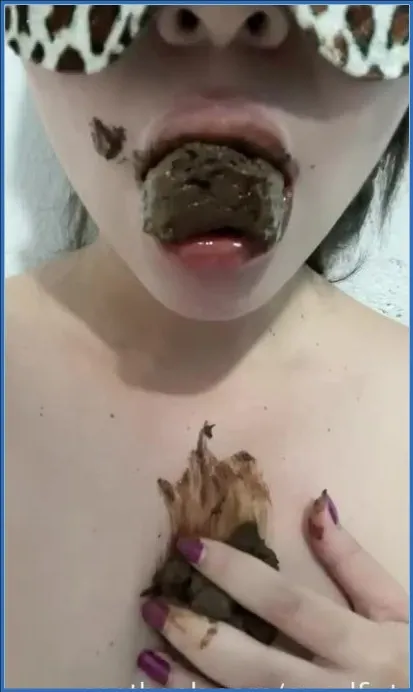 Comendo um cocô gostoso - Anal Fetish - scat porn video at ScatSlave.net