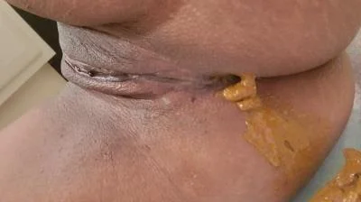 Pooping Girls: (UniElla) - Pee and poop ass and pussy close up [HD 720p] (Shitting Girls, Solo)
