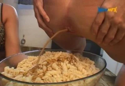 NewMFX: (Lizandra, Giovanna) - Spicy Pasta [SD] (Big shit, Scat)