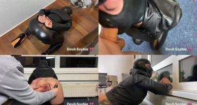 Devil Sophie - Auf frischer Tat ertappt - Piss pervers und Anal Spreizung mit Analcreampie [FullHD 1080p / Latex, Anal Sex]