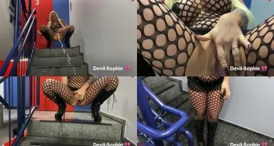 Devil Sophie - undefined10 [FullHD 1080p / Doggystyle, Facial]