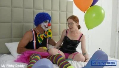 Amy Quinn - Kinko the Clown has a pee party with lil Amy [FullHD 1080p / Cumshot, Hardcore]