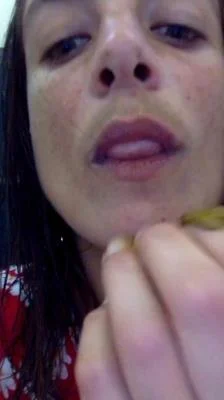 Chaturbate (Liglee) - Liglee Does Her Chores [UltraHD 2K] (Scat, South Africa)