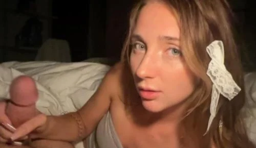 Macy Meadows, Scott Stark - Little Step Sister Sleepover Sex [FullHD 1080p / 686.6 MB]
