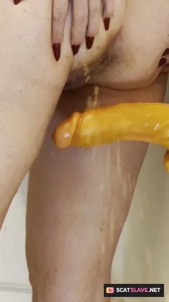 Homemade Scat: (FreckledRED) - Enema in the Shower [HD 720p] (32.9 MB)