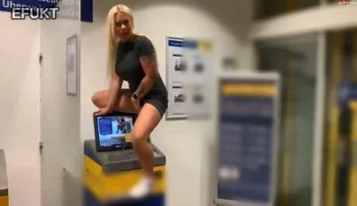 SteffiBlond [FullHD 1080p / 220.7 MB]
