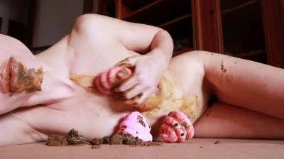 Scatting: (Sabrina Dacos) - Pinkapoo [FullHD 1080p] (Defecation, Toy)