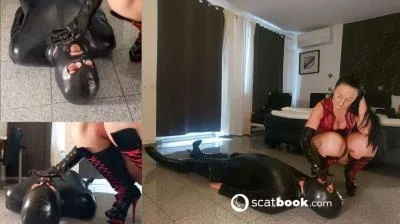 Scatbook (Mistress Luciana) - Na los friss meine Scheiße restlos auf [HD 720p] (Femdom, Rubber)