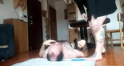 The thirsty beast [HD 720p / Femdom, Italy]