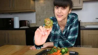 Scatbook (Ella Dearest aka Efro Ella) - Sunday Dinner [HD 720p] (UK, Solo)