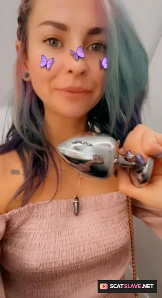 Scatbook: (LilButtLex) - Cleaning My Plug On The Plain [UltraHD 2K] (124 MB)