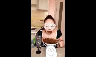 Speed shit eating with 3 loads [HD 720p / Piss, Fisting]