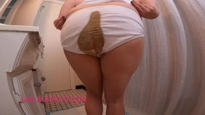 Poop Videos: (Layla Lee) - PUBLIC Gas Station Panty Poop [FullHD 1080p] (Solo, Panty)