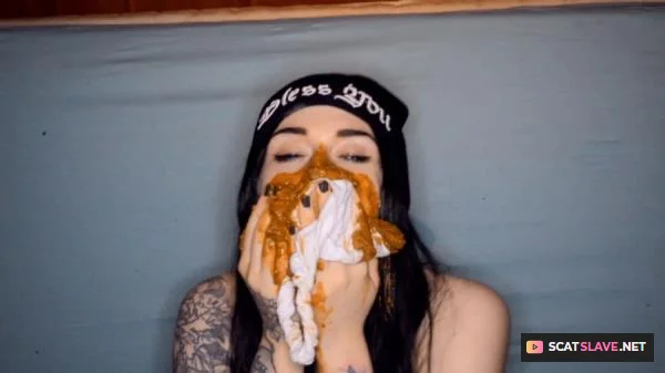 SG-Video (Betty) - XXL Shit Into Panty - I Eat My Shit From My Panty By Pervert [FullHD 1080p] (1.01 GB)