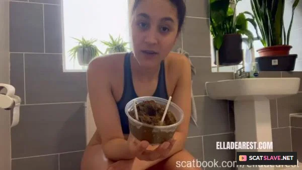 Scatbook (Ella Dearest aka Efro Ella) - FEW PLOPS LEFT [HD 720p] (22.8 MB)