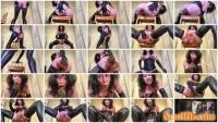 Dirtygardengirl - Worship my Shit 2 [FullHD 1080p / 1.49 GB] - ScatSlave