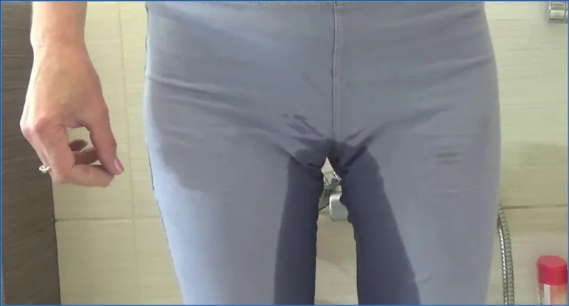 Sarah's HotDirtyIvone - Pissed Pants, USA - scat porn video at ScatSlave.net