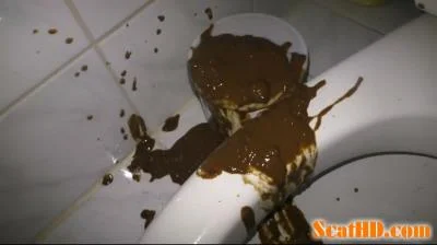 HotDirtyIvone - A diarrhea everywhere [FullHD 1080p / Shitting, Solo]