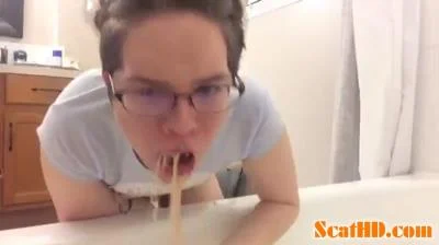 GwenyT - Little Gwen and the Doggy [FullHD 1080p / Shitting Ass, Scatting Girl]