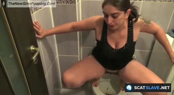 Scatshop.com: (Mistress Roberta) - Morning Release 3 [SD] (19.0 MB)