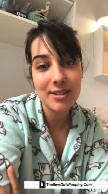TheNewGirlsPooping.com: (Efro Sabrina) - Scat Cute Sabrina 7 [SD] (70.0 MB)
