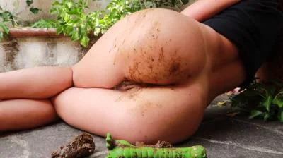 Scatting: (Sabrina Dacos) - Jurassic Poop [FullHD 1080p] (226 MB)