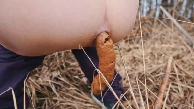 Filthygrid.com: (Mia Skye aka MiaRoxxx) - Long Outdoor Snake [HD 720p] (25.2 MB)