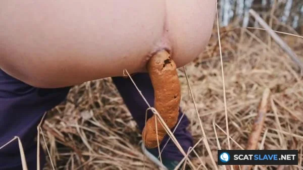 Filthygrid.com: (Mia Skye aka MiaRoxxx) - Long Outdoor Snake [HD 720p] (25.2 MB)