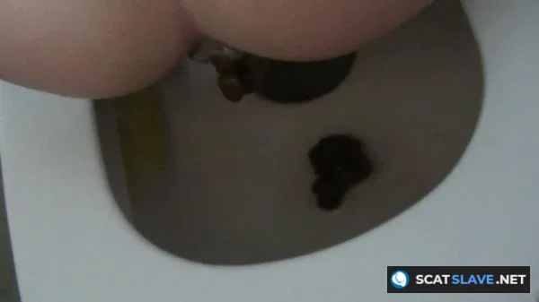 Amarotic - KV As Desired On The Toilet [FullHD 1080p] 58.9 MB