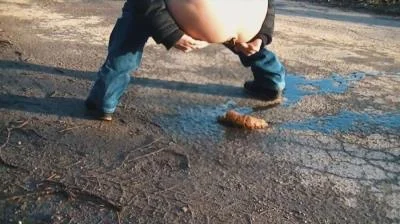 Filthygrid.com - German Countryside Poop [HD 720p] 31.8 MB