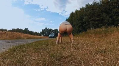 Filthygrid.com - OMG Caught Outside While Pooping [HD 720p] 8.61 MB