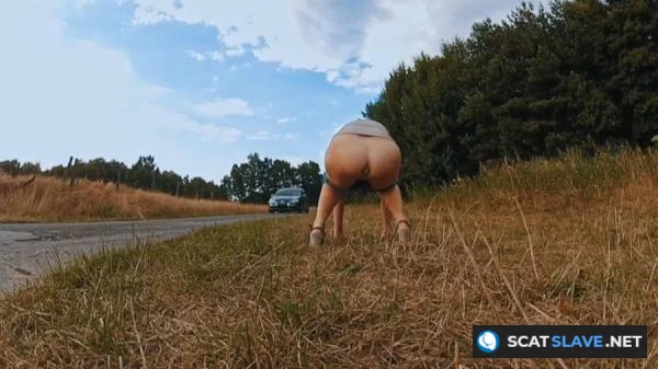 Filthygrid.com - OMG Caught Outside While Pooping [HD 720p] 8.61 MB