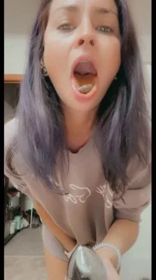 Scatbook - Eating Off Of My Plug Twice [UltraHD 2K] 141 MB