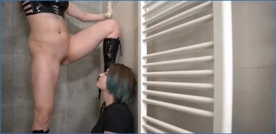 I use my Slave Girl as Piss and Shit Toilet [FullHD 1080p / 444.24 MB]