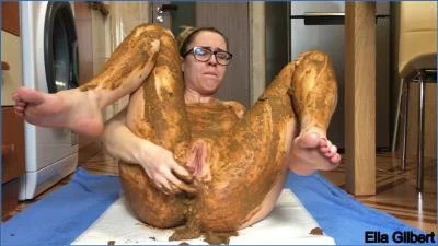 Extreme Facial And Clothing Smearing [FullHD 1080p / 1.03 GB]