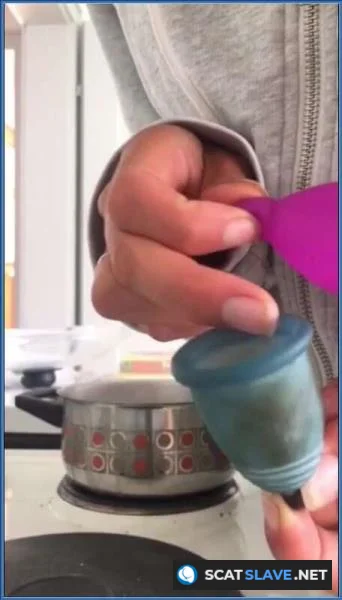 7 Days Every Pee & Shit & Period (1) [SiteRip / 1.35 GB]