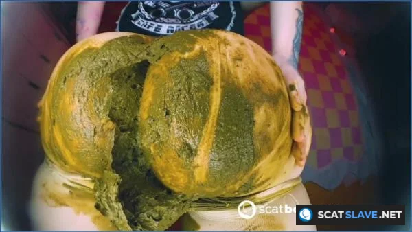This warm pillow will cover your face! [FullHD 1080p / 156.81 MB]