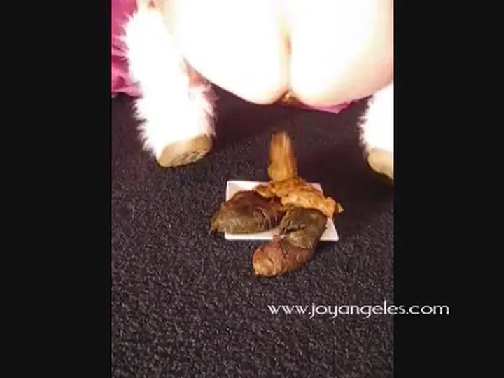 Shelly Poops Freely Over the Toilet in a Classic Scat Release - scat porn video at ScatSlave.net